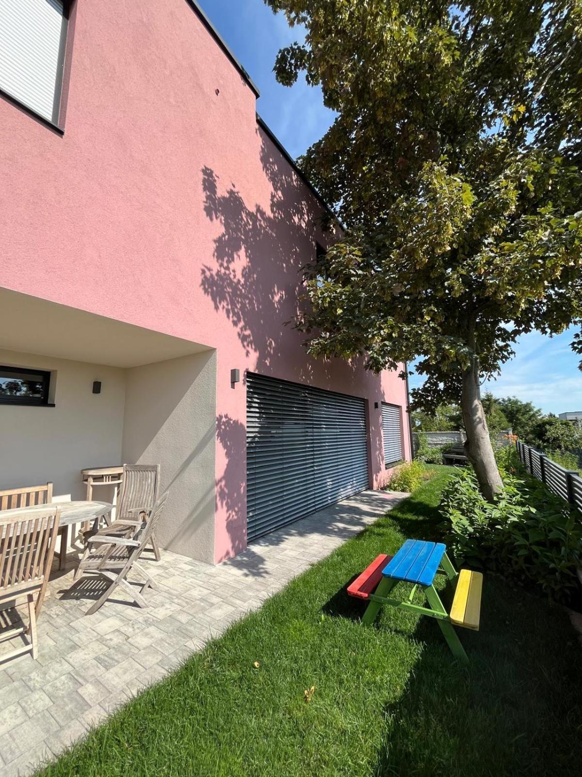 Villa Rose Close To Vienna & Airport Maria Ellend Exteriör bild
